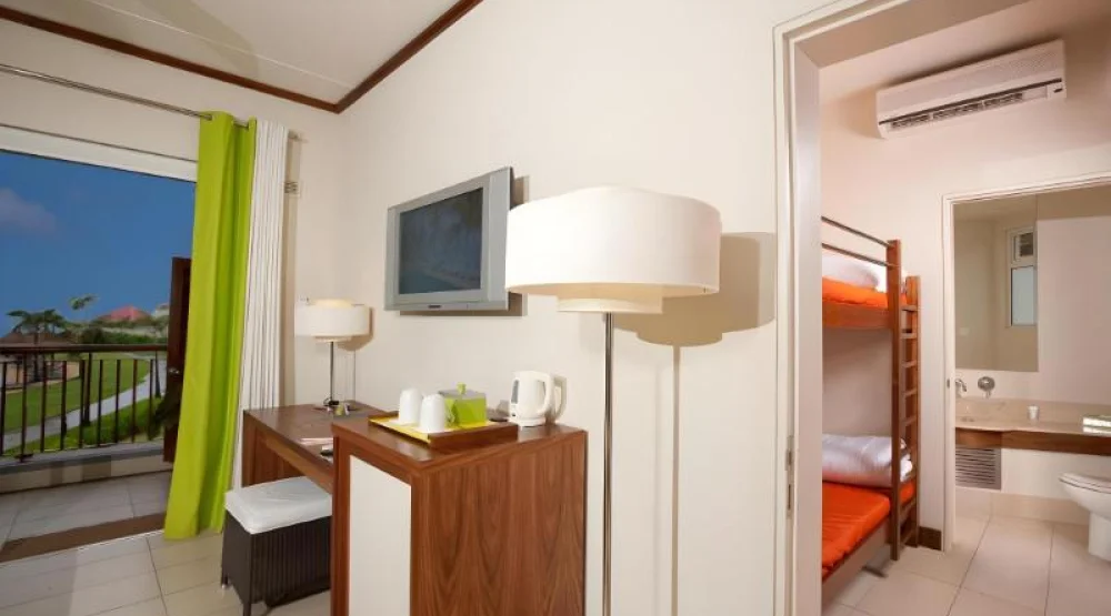 Deluxe Family Room at Tamassa