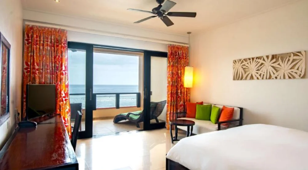 King Grand Deluxe Room with Ocean View at Double Tree by Hilton Allamanda Resort & Spa
