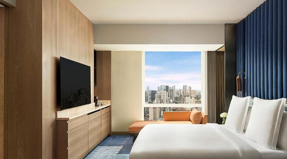 Deluxe Room with King Bed at Four Seasons Hotel Mumbai