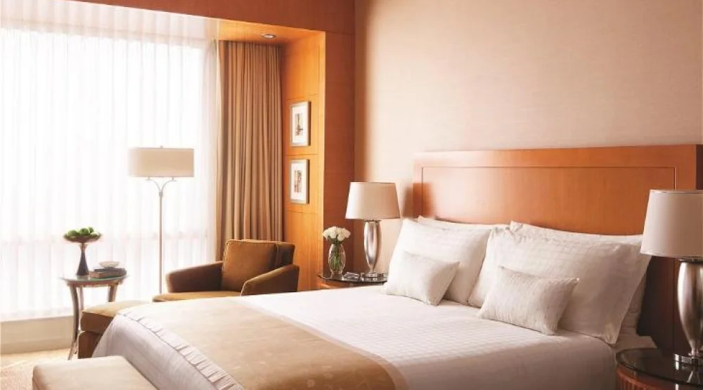 Deluxe Sea View Room (1 King Size Bed) at Four Seasons Hotel Mumbai