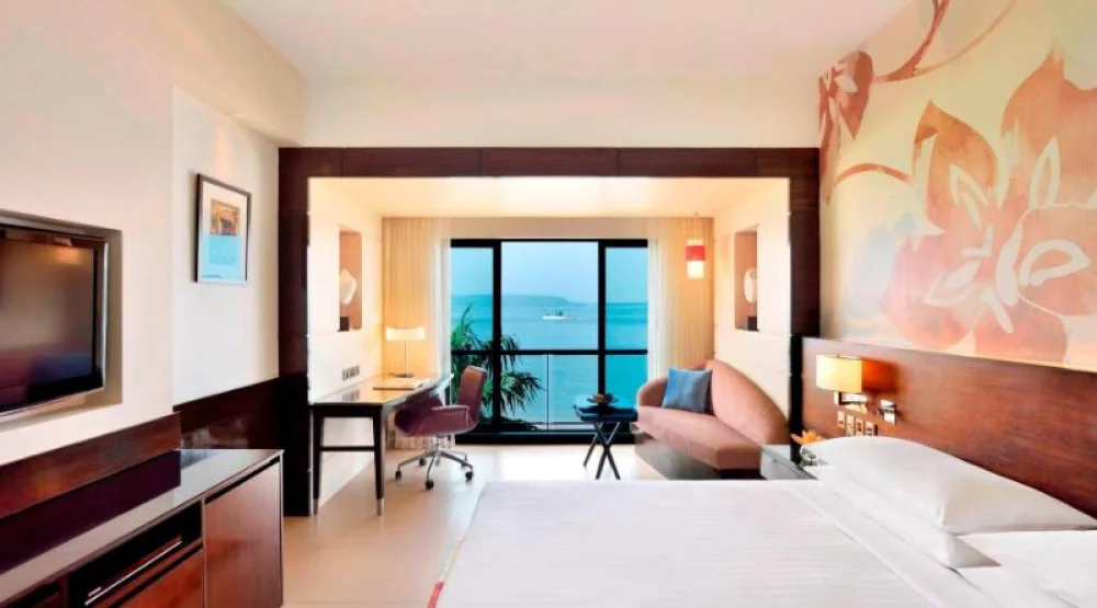 Guest Room, One King, Bay View at Goa Marriott Resort & Spa