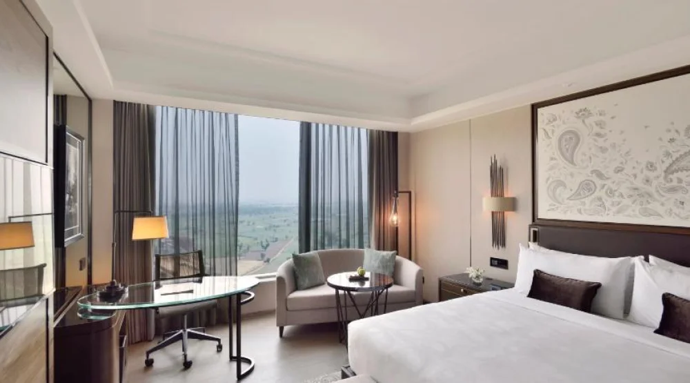 Guest Room, One King at JW Marriott Hotel Kolkata