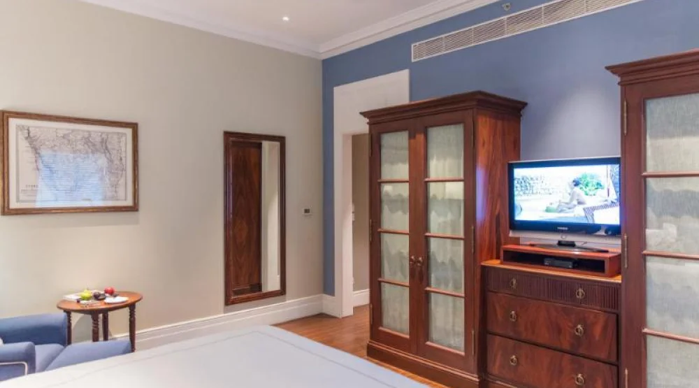 Heritage Room King Bed at Taj Connemara Chennai