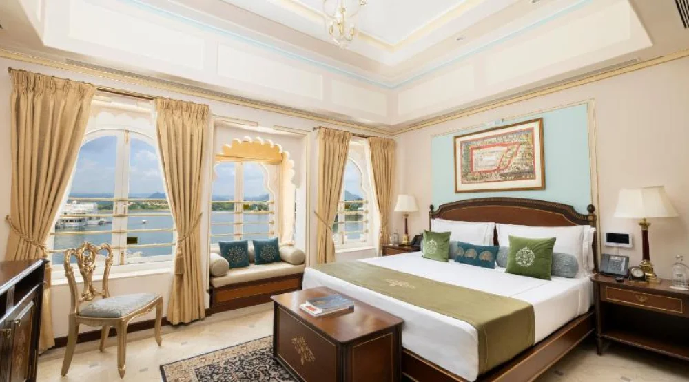 Grand Luxury Suite Lake View at Taj Fateh Prakash Palace