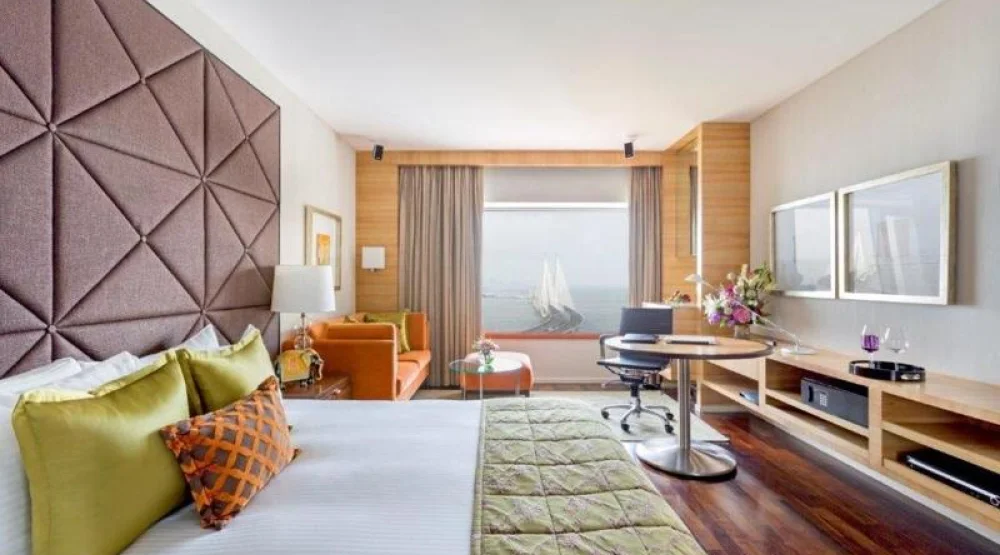 Grand Luxury Room King Bed at Taj Lands End
