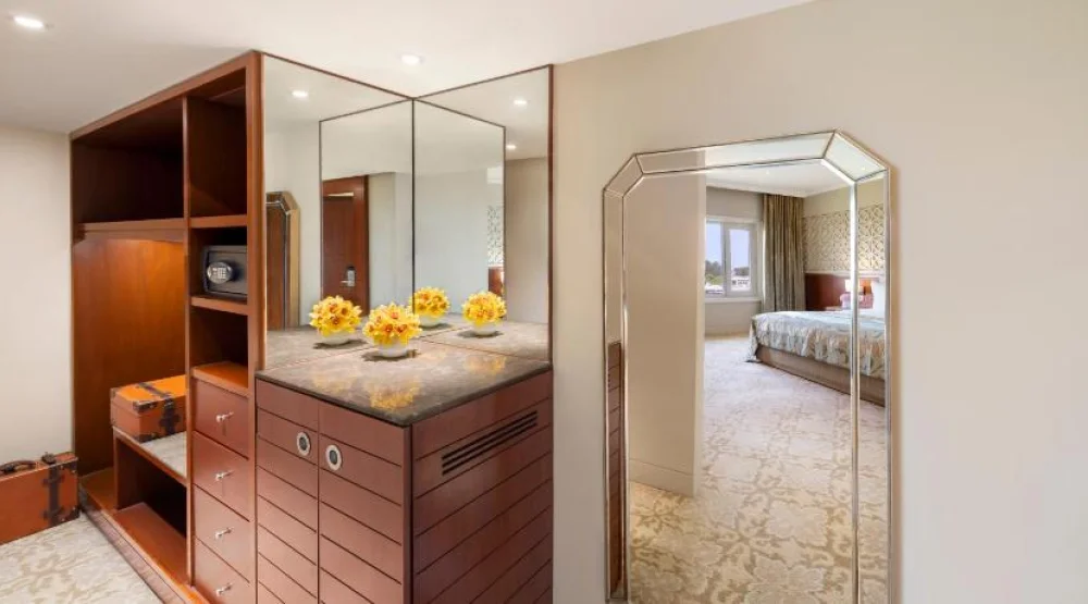 Taj Club King Bed Junior Suite at Taj Palace New Delhi