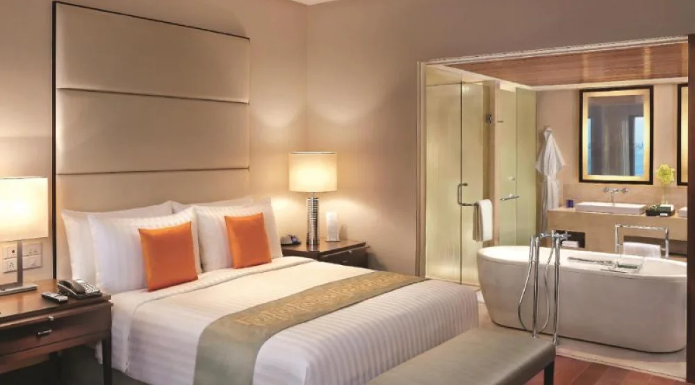 Luxury Room at The Oberoi Mumbai