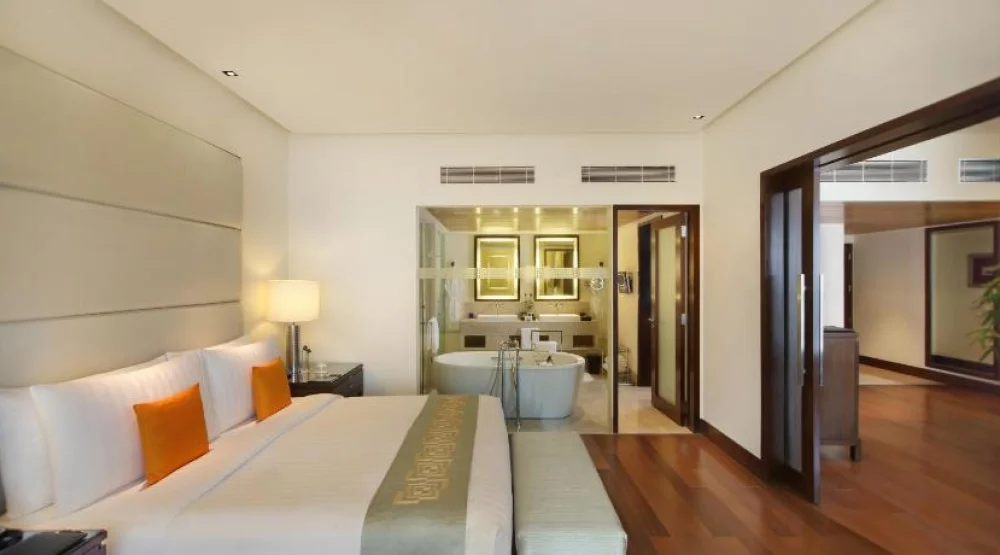 Bay View Suite at The Oberoi Mumbai