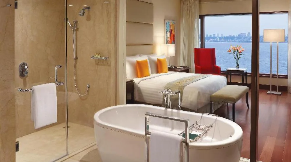 Premier Room Ocean View at The Oberoi Mumbai