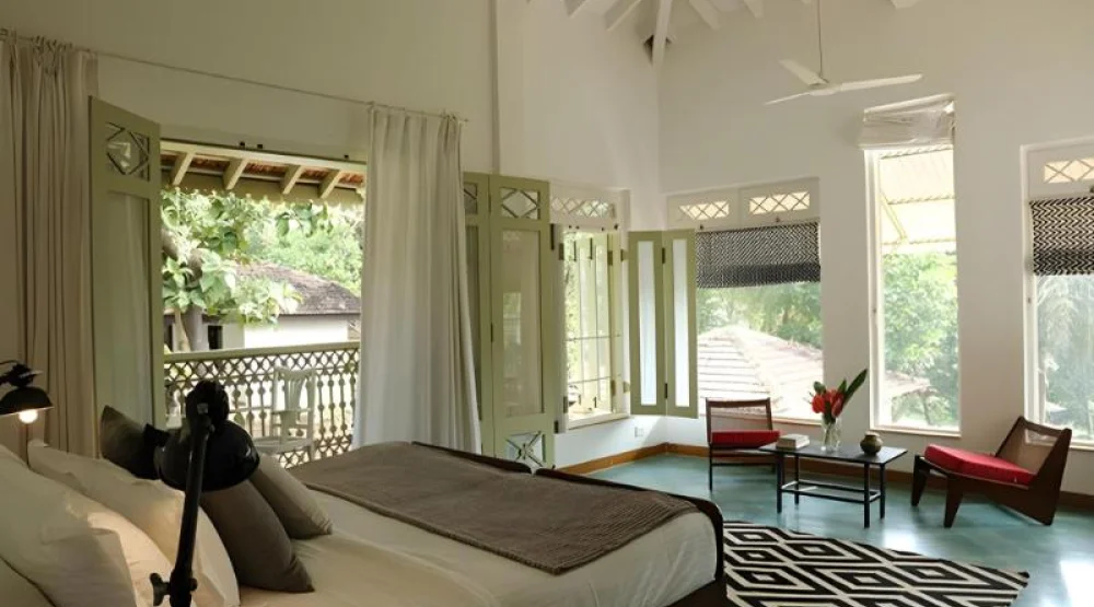 Mandarin King Room at The Postcard Velha