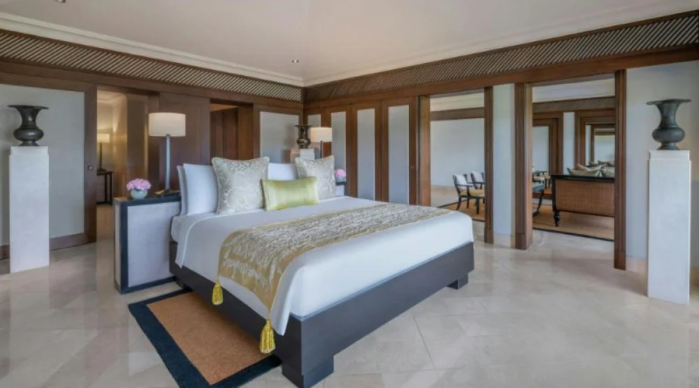 Manor Suite, One Bedroom Suite, One King, Garden View, Balcony at The St. Regis Goa Resort