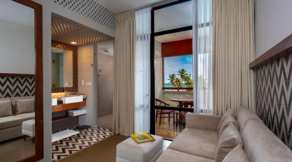 Deluxe Ocean View Twin at Cinnamon Bey Beruwala