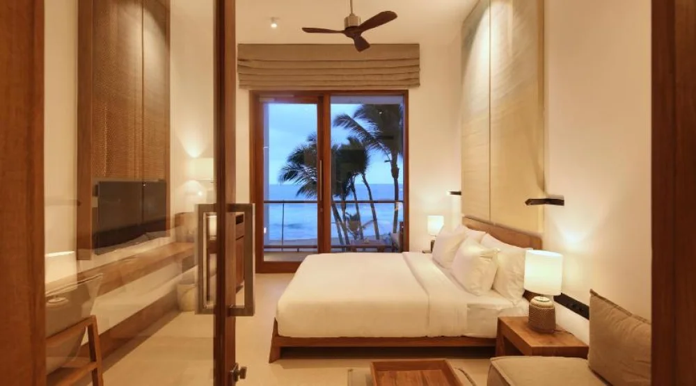 Deluxe Double Room Sea View at Riff Hikkaduwa