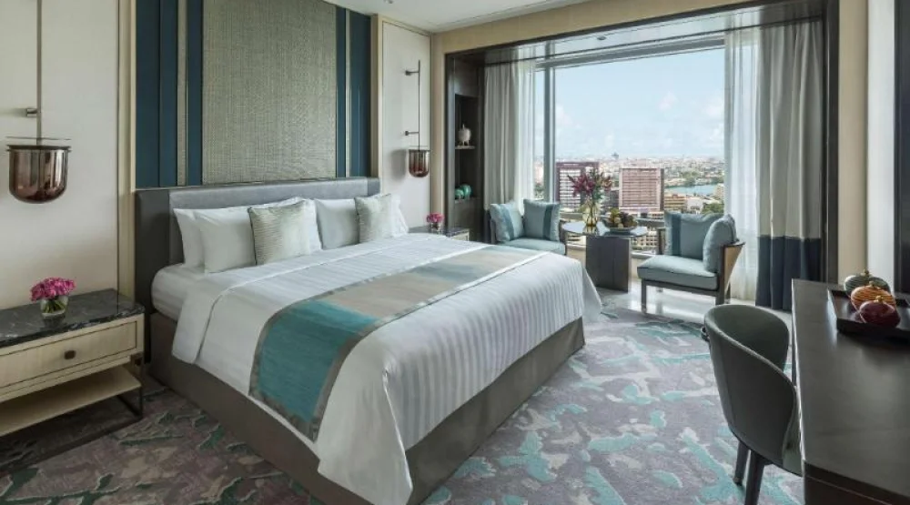 Horizon Club Lake View King Room at Shangri-La Colombo