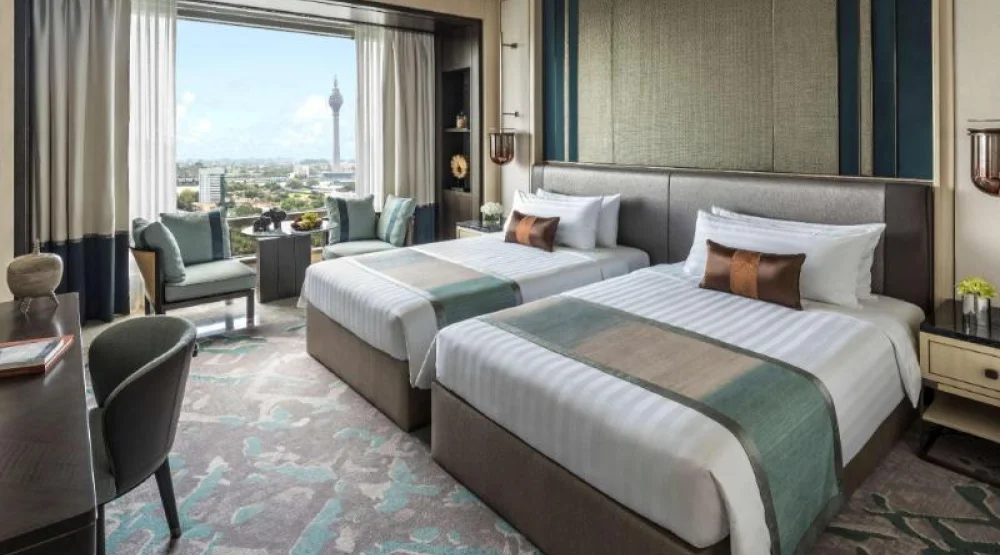 Horizon Club Lake View Twin Room at Shangri-La Colombo