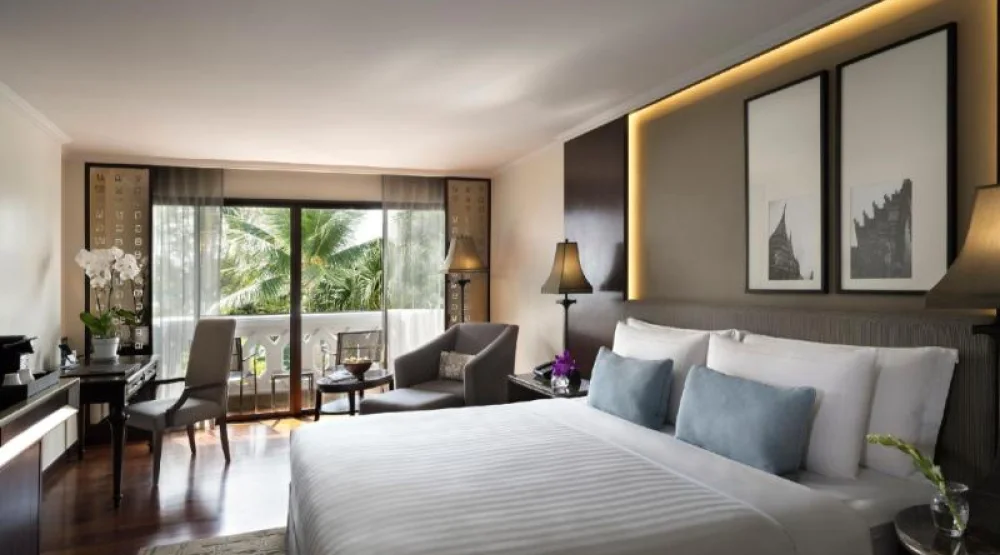 Deluxe Room at Anantara Riverside Bangkok Resort