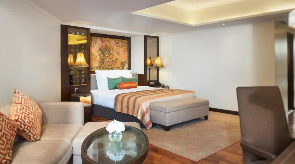 Junior River View Suite at Anantara Riverside Bangkok Resort