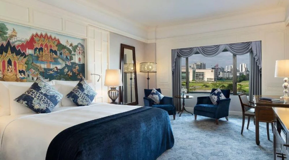 Deluxe Room at Anantara Siam Bangkok Hotel