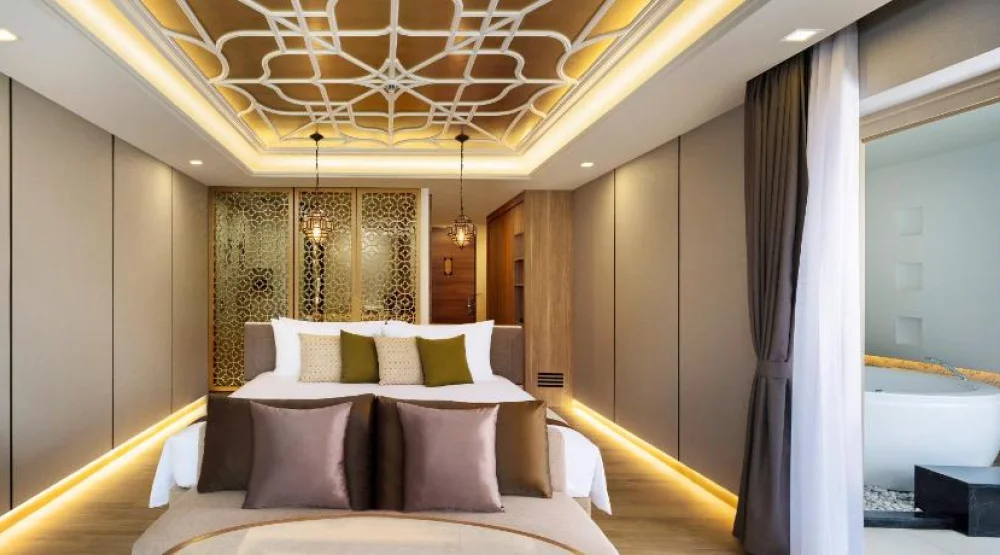 Deluxe Suite with Whirlpool Bath Mountain View One King Bed at Avista Grande Phuket Karon