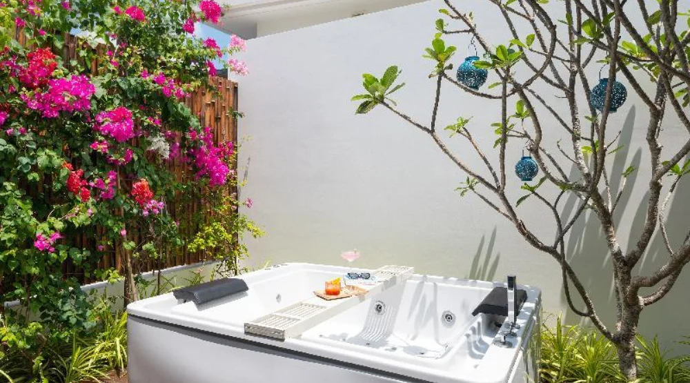 Junior Spa Bath Villa at Explorar Samui