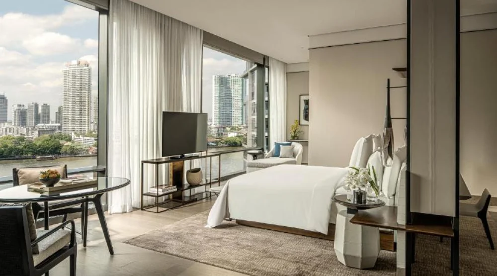 Four Seasons River View Room at Four Seasons Hotel Bangkok At Chao Phraya River