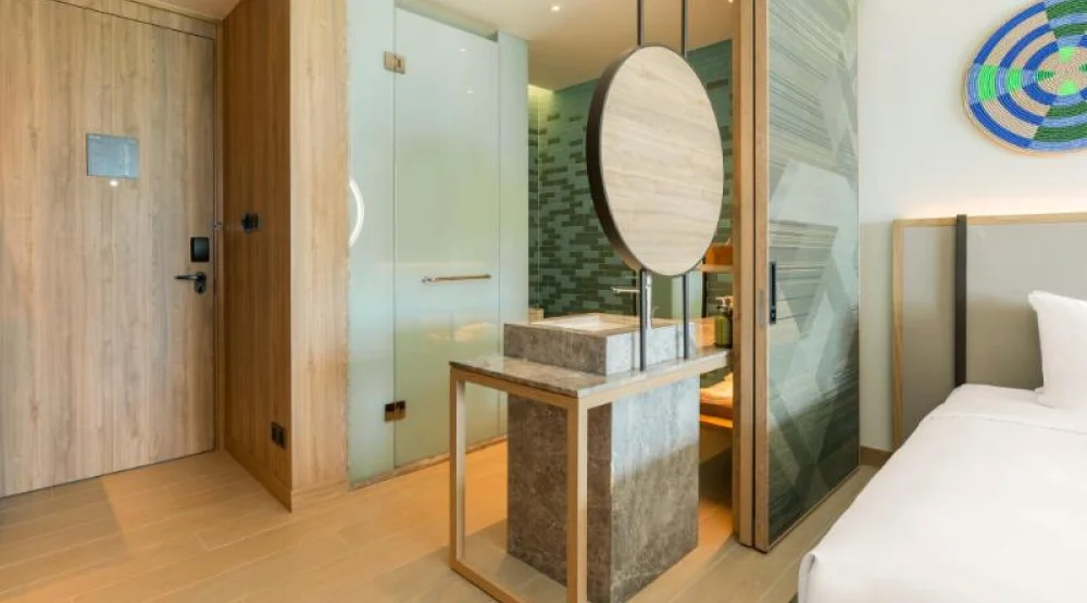 One King Standard Balcony at Holiday Inn Resort Samui Bophut Beach