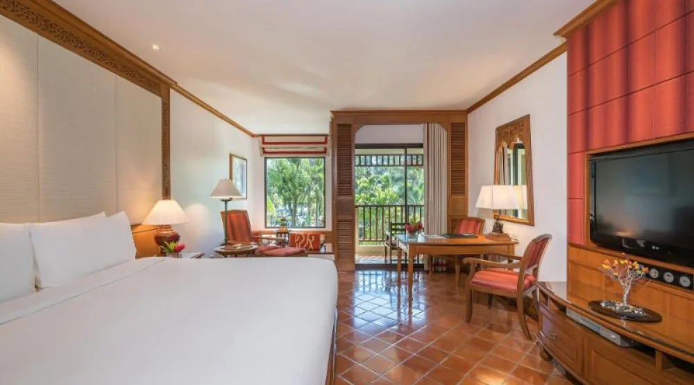 Guest Room, One King, Garden View, Partial Sea View, Balcony at JW Marriott Phuket Resort & Spa