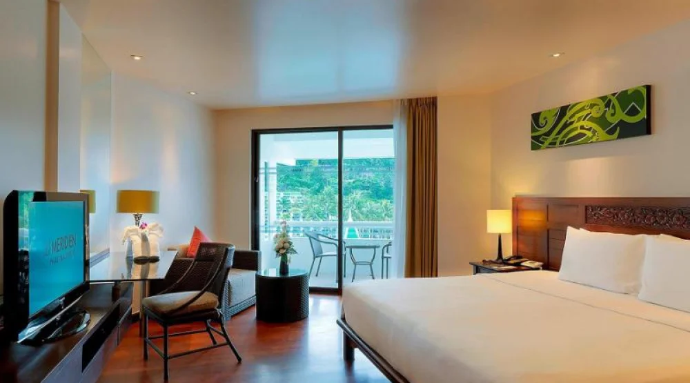 Guest Room, One King, Pool View at Le Meridien Phuket Beach Resort