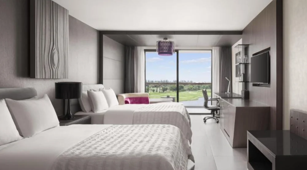 Grande Deluxe W Benefits, Guest Room, Two Double, Golf View, Balcony at Le Meridien Suvarnabhumi