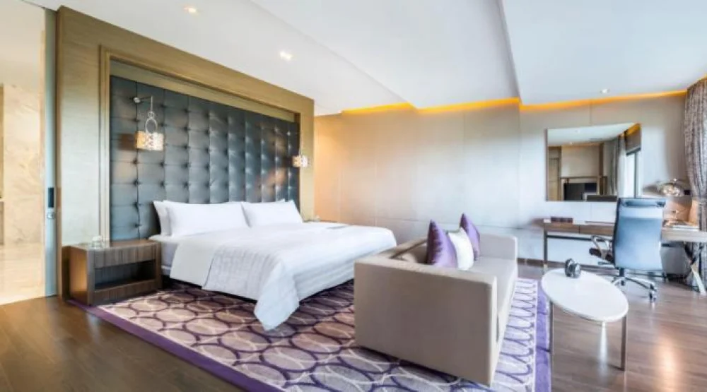 Presidential Suite, One Bedroom Presidential Suite, One King, Golf View, Balcony at Le Meridien Suvarnabhumi