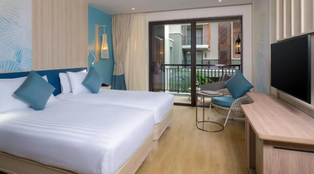 Deluxe Twin Room with Pool View - Beach Side at Mercure Samui Chaweng Tana