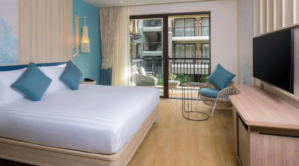 Deluxe Double Room with Pool View - Beach Side at Mercure Samui Chaweng Tana