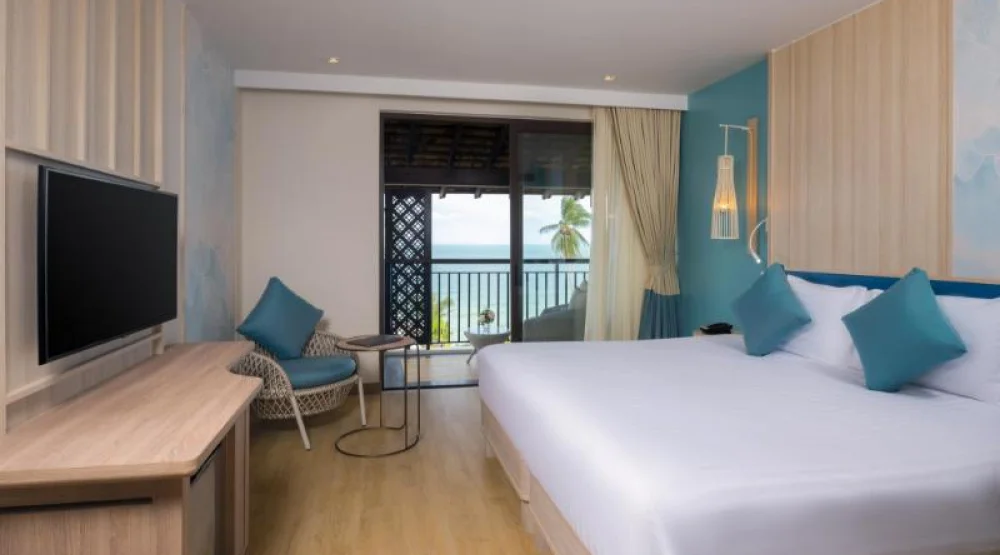 Deluxe Room with One Double Bed Sea View Beach Wing at Mercure Samui Chaweng Tana