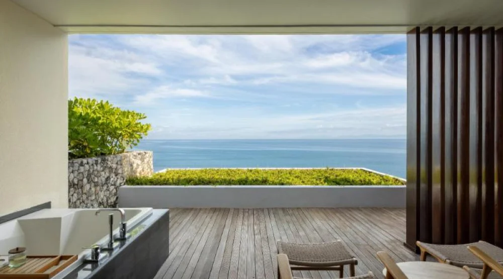 Horizon Ocean King at Anantara Uluwatu Bali Resort