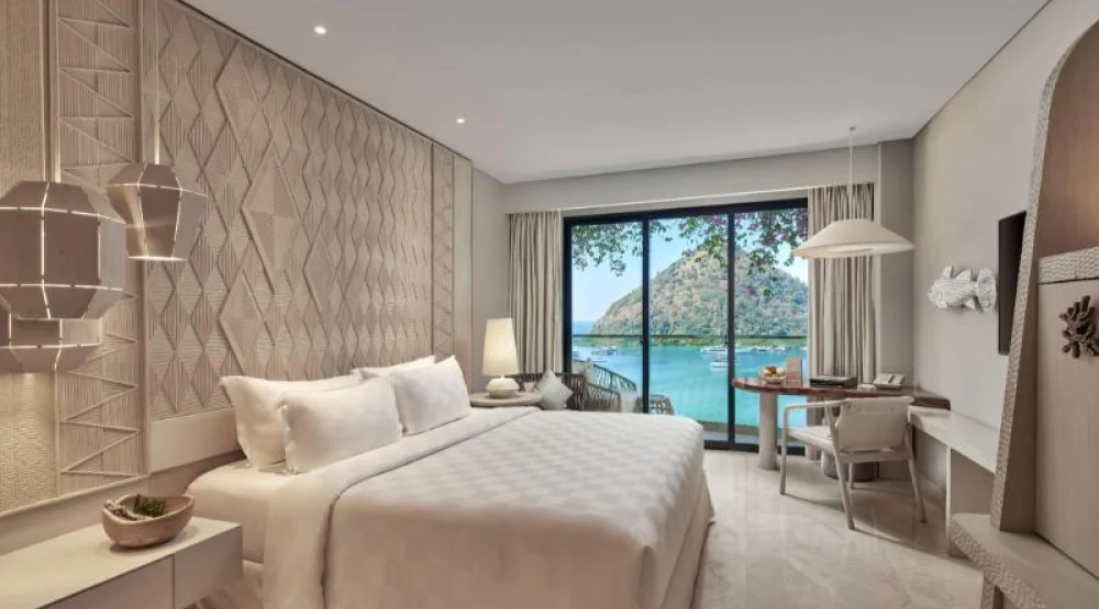 Deluxe Ocean View Room at Ayana Komodo Waecicu Beach
