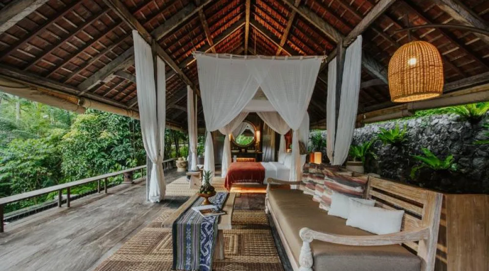 River Valley Pool Bale at Buahan a Banyan Tree Escape