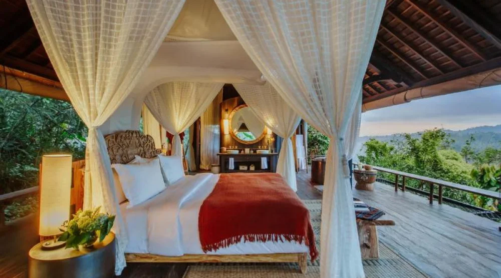 Rainforest Pool Bale at Buahan a Banyan Tree Escape