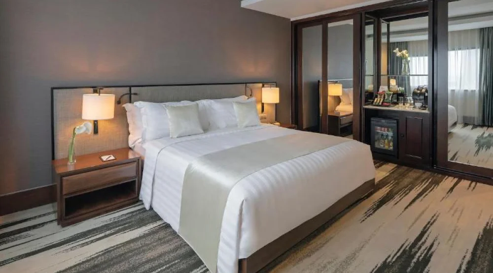 Deluxe Junior Suite Red Level at Gran Melia Jakarta