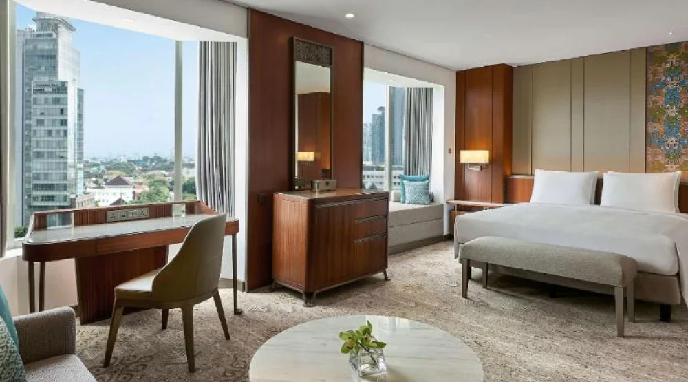 One King Bed with City View at Grand Hyatt Jakarta