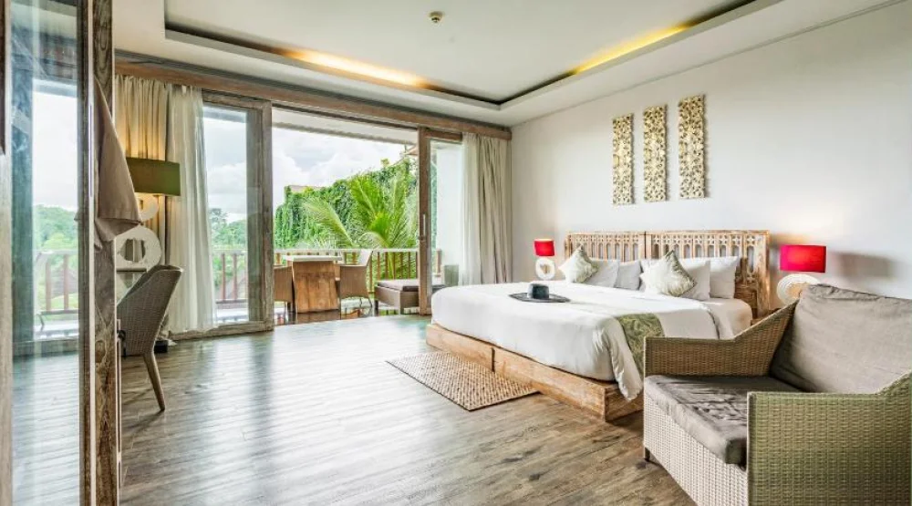 Deluxe Pool View at Kajane Mua