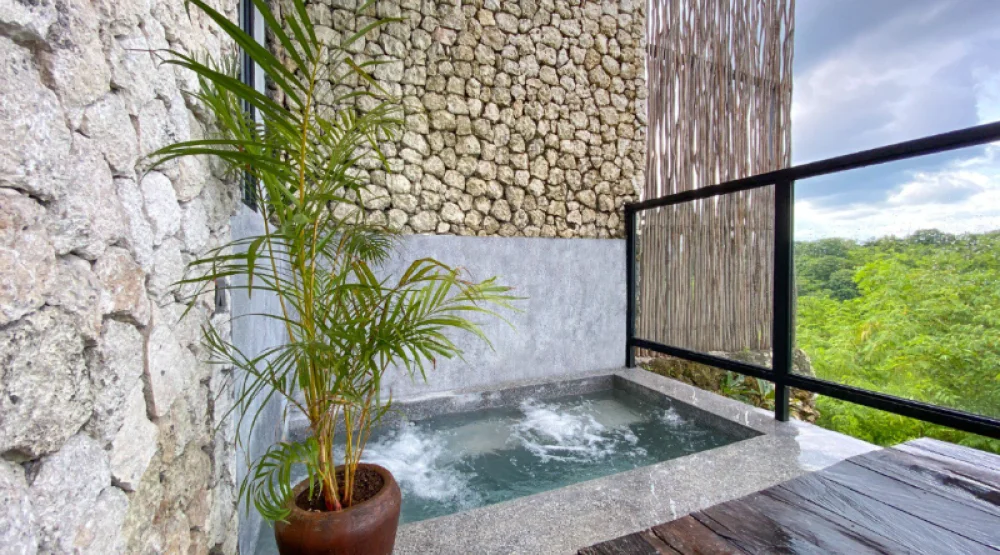 Jacuzzi Villa with Queen Bed at Maua Nusa Penida