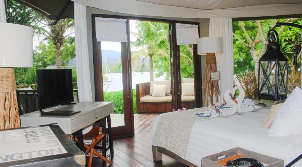 Beach Luxury Tent Deluxe at Menjangan Dynasty Resort