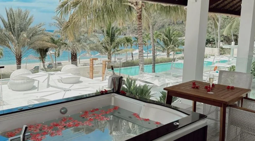 Suite with Jacuzzi, Ocean View at Seven Secrets by Hanging Gardens
