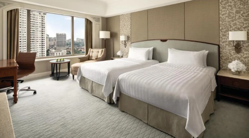 Deluxe Room Twin at Shangri-La Jakarta