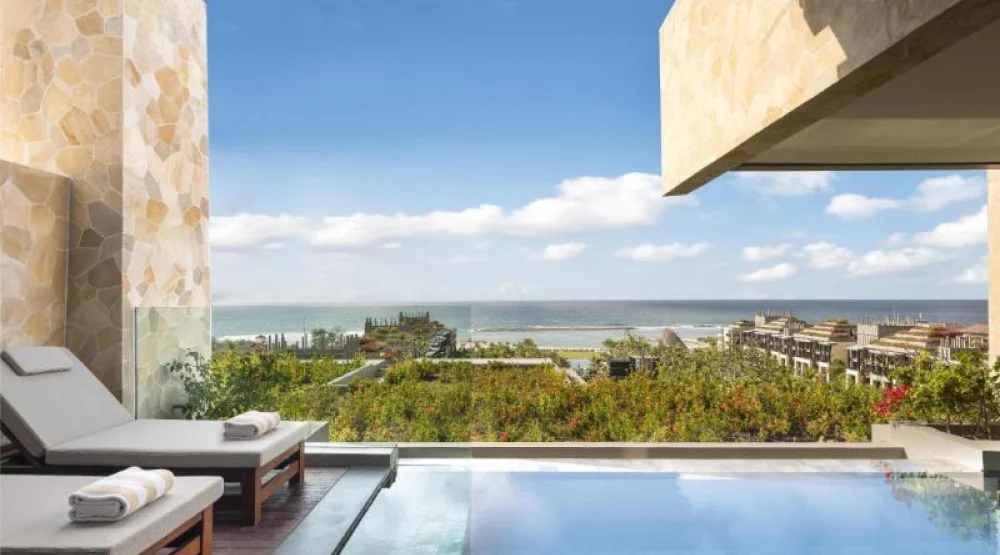 Cliff Private Pool Ocean Junior Suite at The Apurva Kempinski Bali