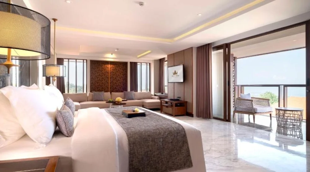 Grand Suite Ocean View with Spa Bath at The Bandha Hotel & Suites