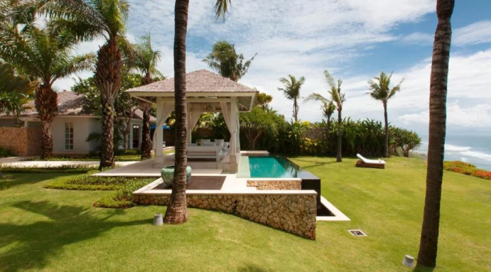 Tamarama Three Bedroom Villa at The Ungasan Clifftop Resort