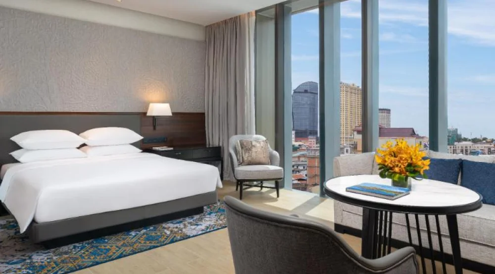 One King Club Deluxe at Hyatt Regency Phnom Penh