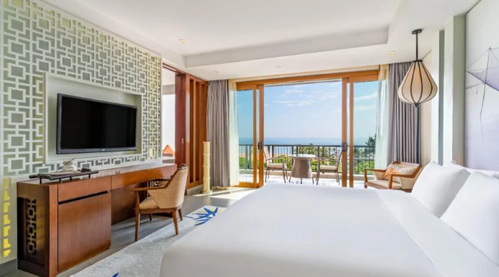 Seaview King Grand with Balcony at Angsana Lang Co