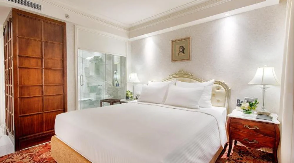Deluxe King at Apricot Hotel Hanoi